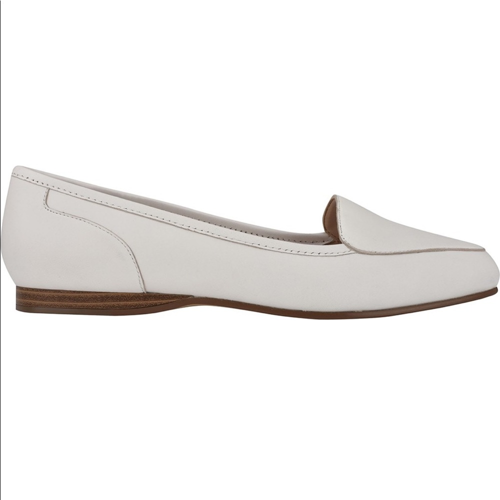 Bandolino® Liberty Slip-On - Picture 2 of 10